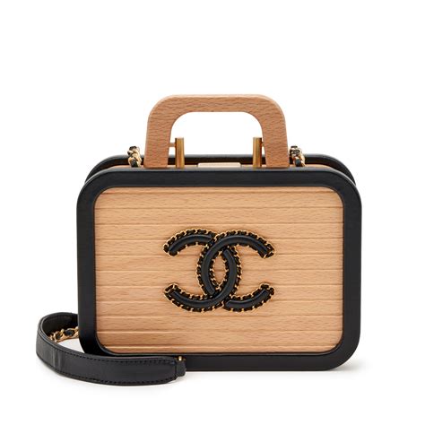 chanel beech vanity case.